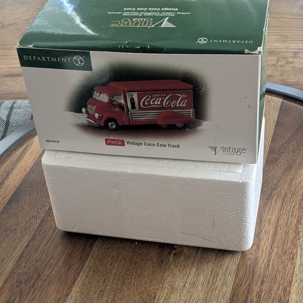 Department 56 Snow Village Vintage Coca-Cola Delivery Truck w/ Box